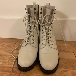 Seychelles Irresistible Bootie (Off White Leather)